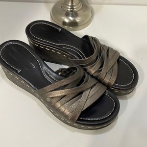 Donald J Pliner Sandals